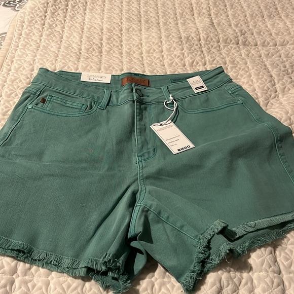 Judy Blue light green denim shorts - Picture 5 of 5
